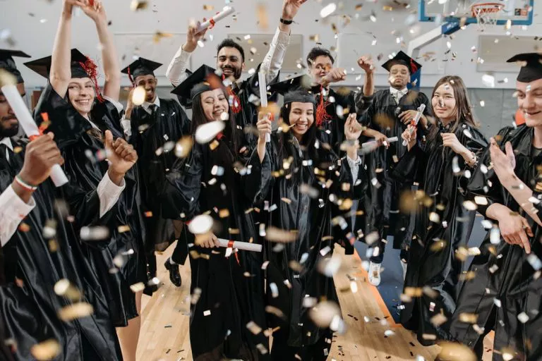 3 Servicios para Celebrar Graduaciones y Titulaciones